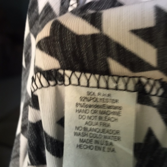 NEW HOUNDSTOOTH TOP - Picture 6 of 8